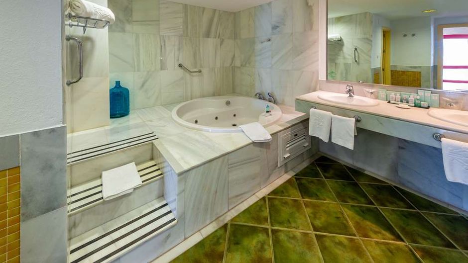 Parador de Nerja Suite