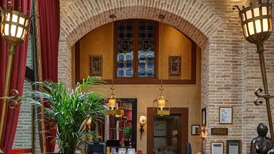 Parador de Olite Lobby