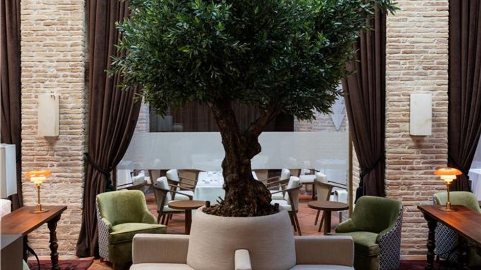 Parador de Olite Lobby