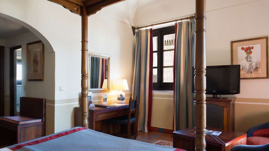 Parador de Oropesa Room