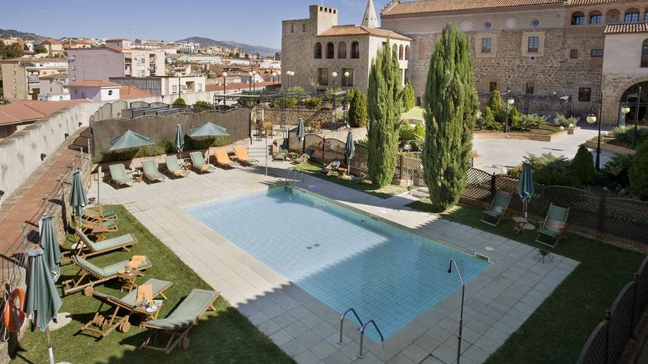 Parador de Plasencia Pool