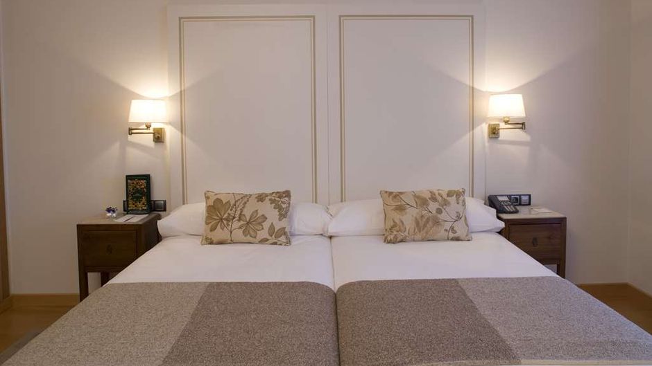 Parador de Puebla de Sanabria Room