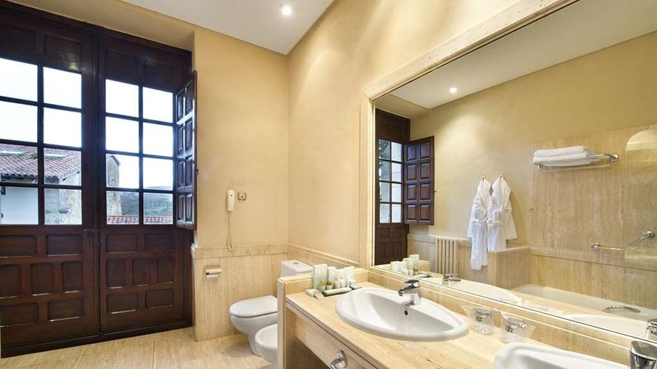 Parador de Santillana Gil Blas Room