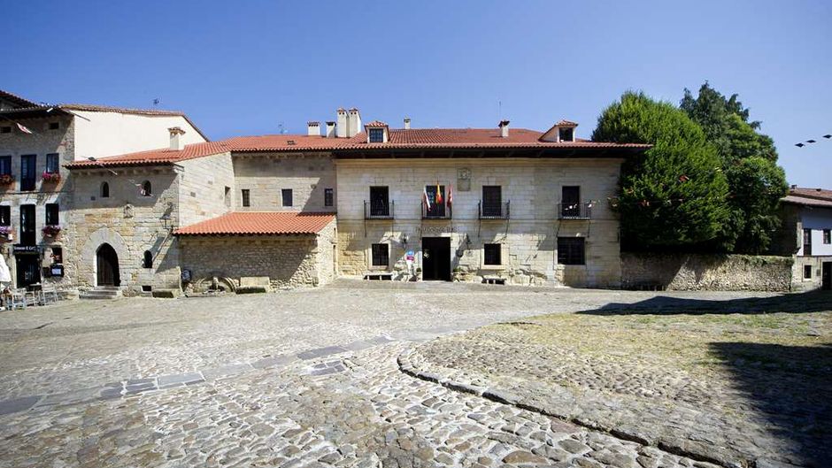 Parador de Santillana Gil Blas Exterior