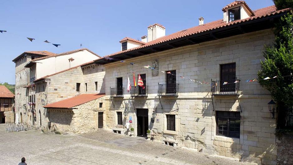 Parador de Santillana Gil Blas Exterior