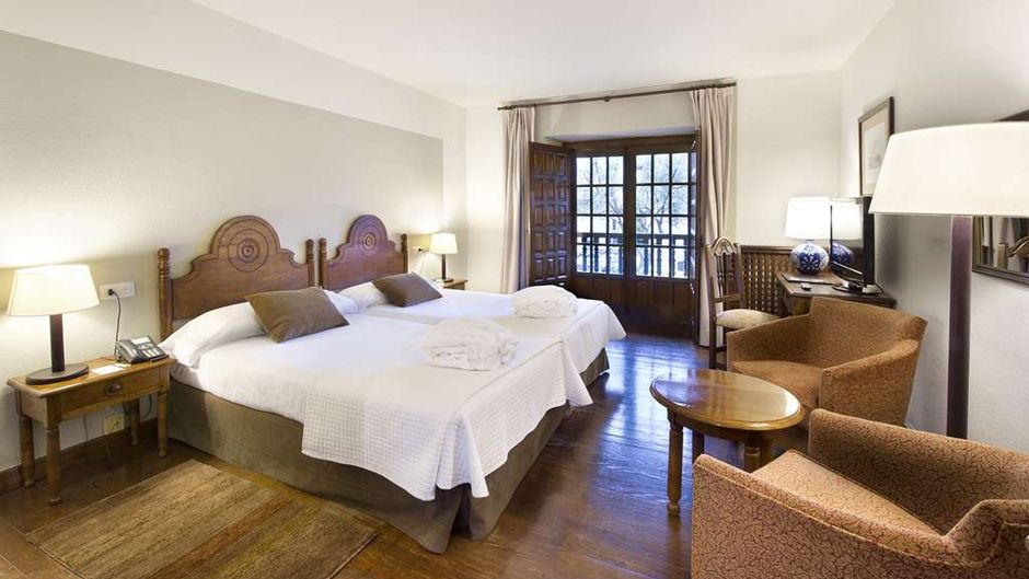 Parador de Santillana Room