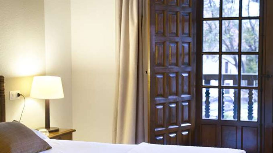 Parador de Santillana Room