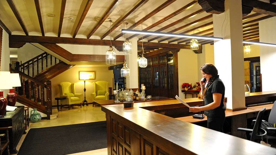 Parador de Santillana Lobby