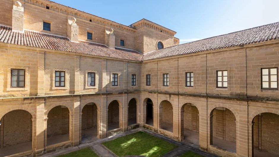 Parador de Sto Domingo Bernardo Fresneda Other