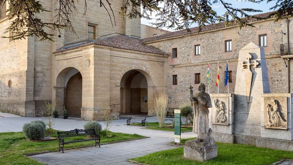 Parador de Sto Domingo Bernardo Fresneda Exterior