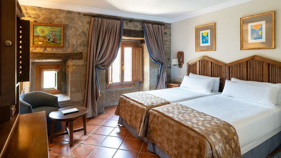 Parador de Sto Domingo Bernardo Fresneda Room