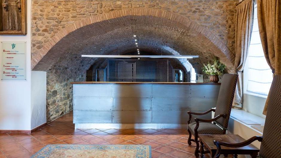 Parador de Sto Domingo Bernardo Fresneda Lobby