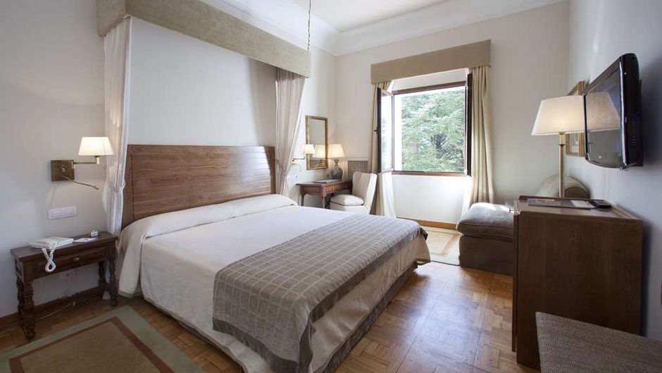 Parador de Teruel Room