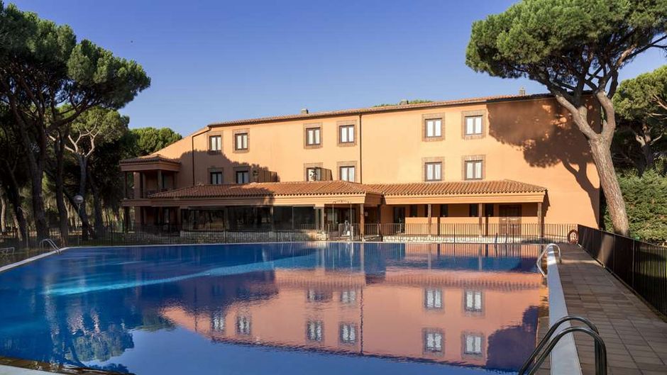 Parador de Tordesillas Pool