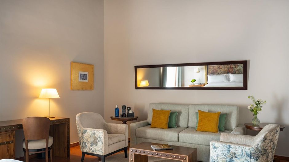 Parador de Trujillo Room