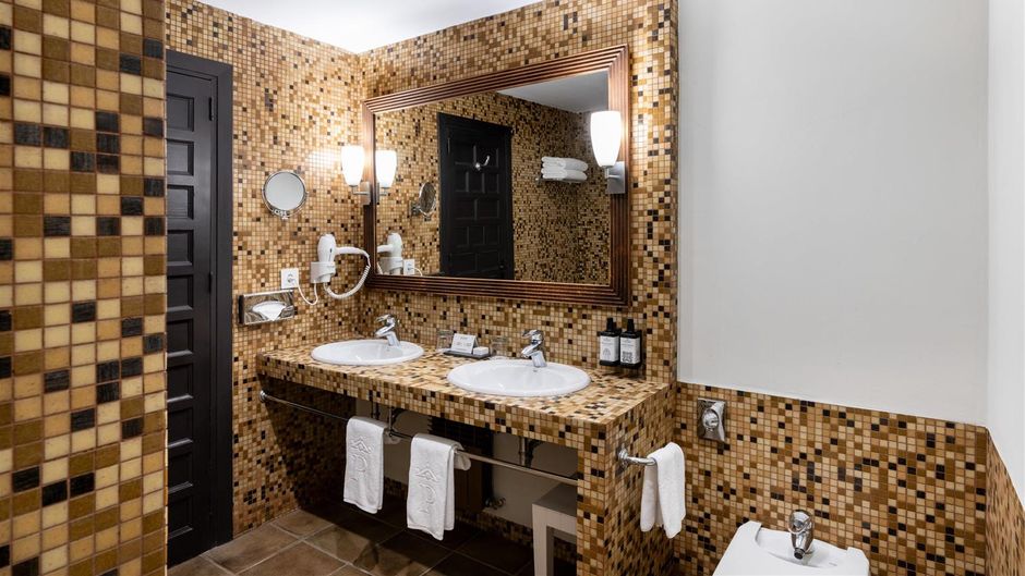 Parador de Trujillo Room