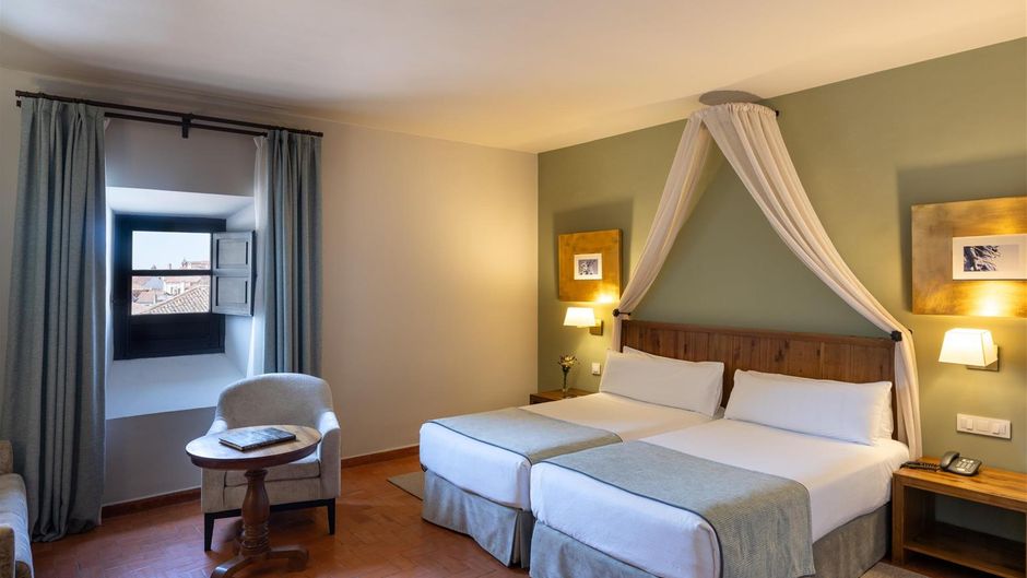 Parador de Trujillo Room