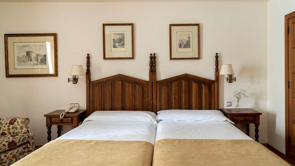 Parador de Villalba Room
