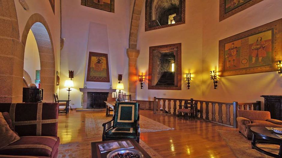 Parador de Villalba Lobby
