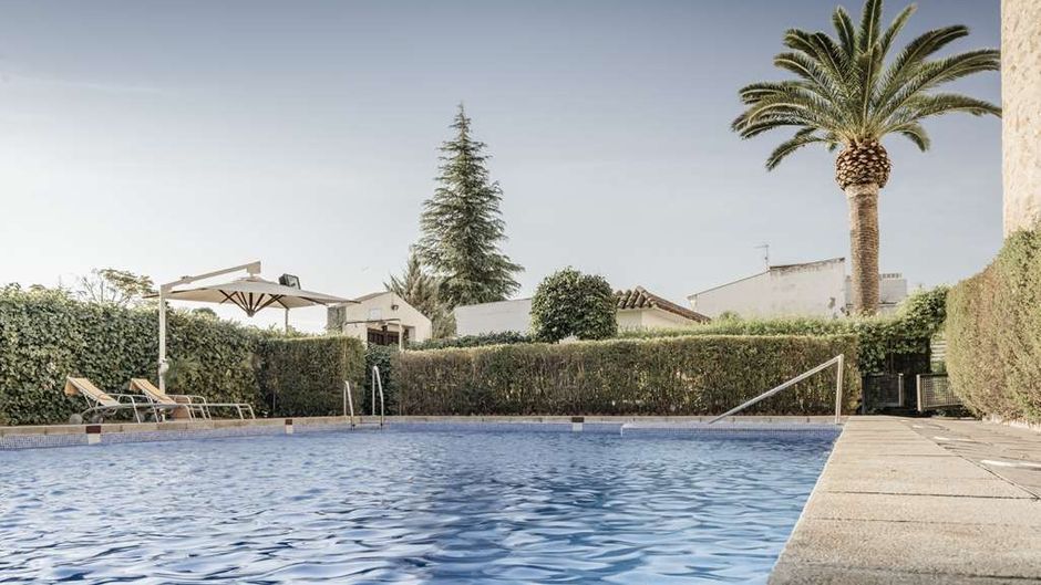 Parador de Zafra Pool
