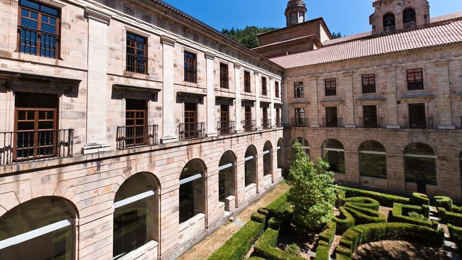 Parador Monasterio de Corias Exterior