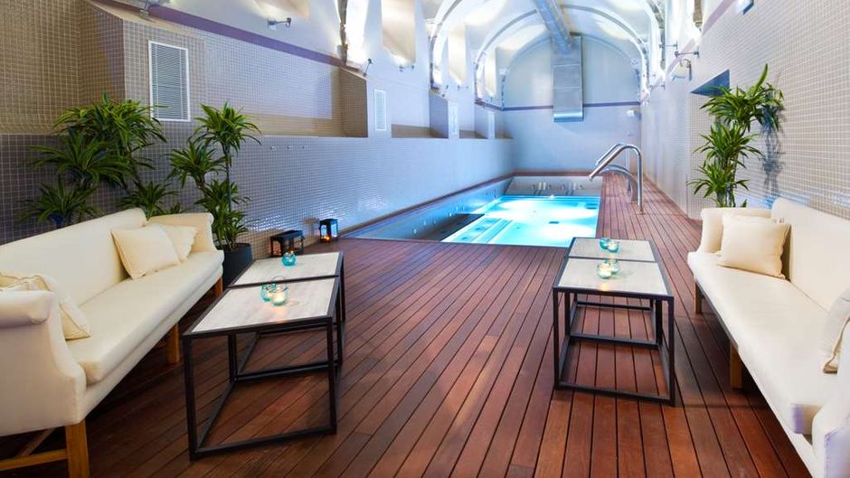 Parador Monasterio de Corias Pool