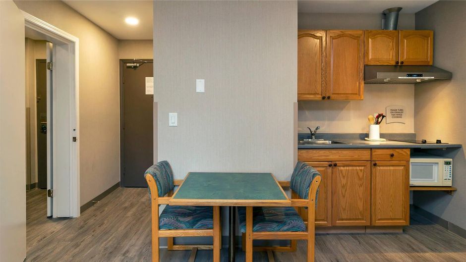 Quality Inn & Suites Vernon Room