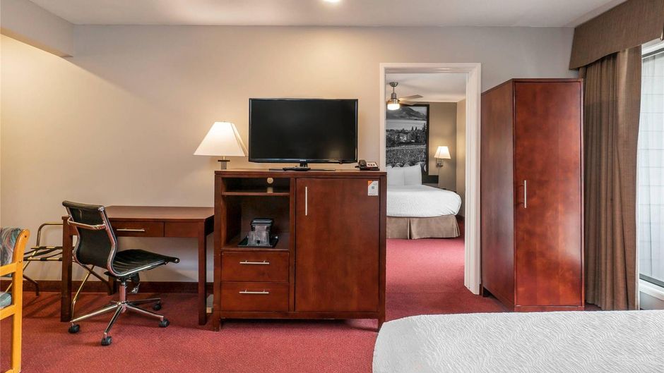 Quality Inn & Suites Vernon Suite