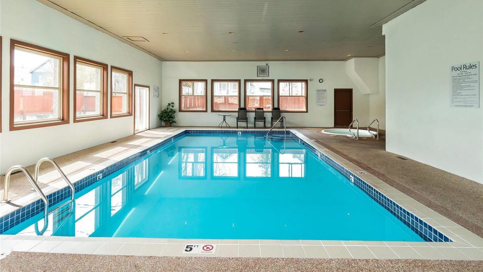 Quality Inn & Suites Vernon Pool