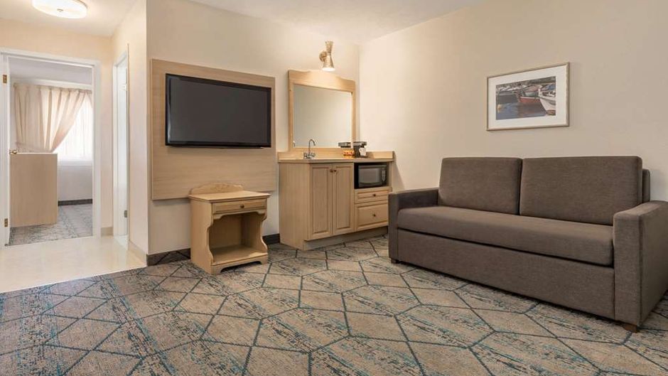 Ramada by Wyndham Miramichi NB Suite