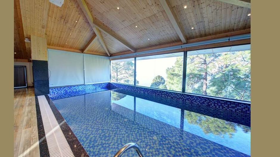 Best Western Plus Revanta Pool