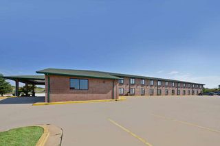Days Inn by Wyndham Ozark Springs