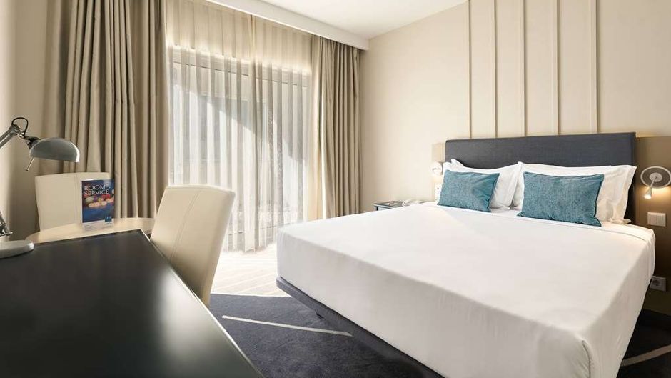 TRYP Lisboa Caparica Mar Hotel Room