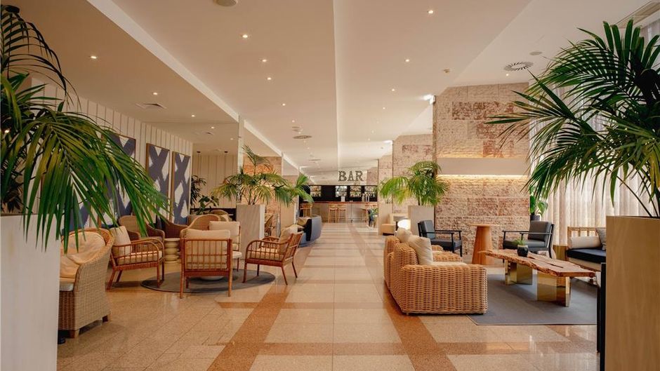 TRYP Lisboa Caparica Mar Hotel Lobby