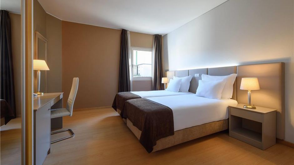 Tryp Porto Centro Room