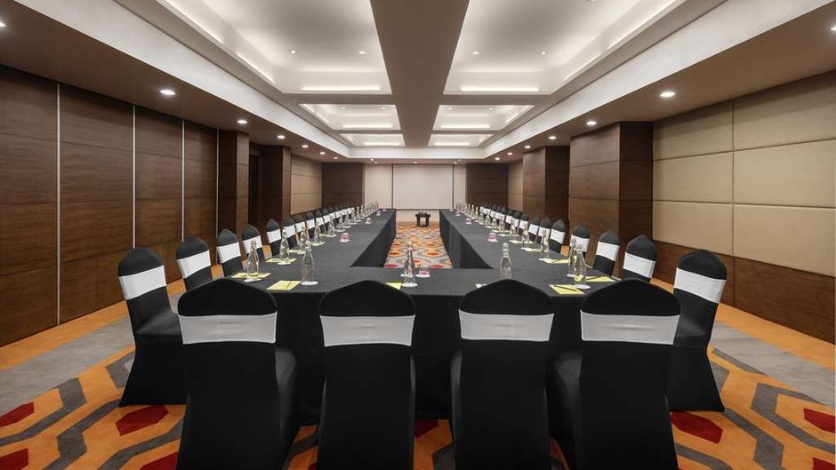 Golden Tulip Gurgaon - Sector 29 Room