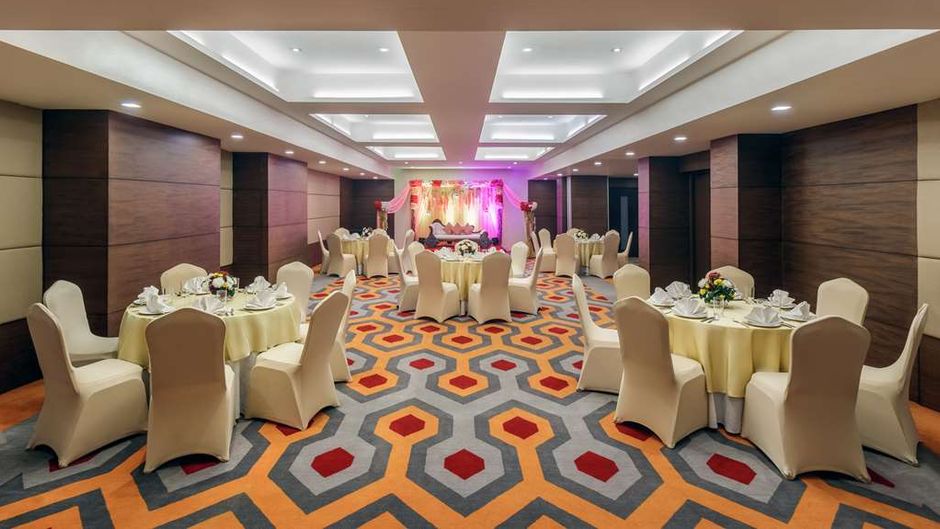 Golden Tulip Gurgaon - Sector 29 Restaurant