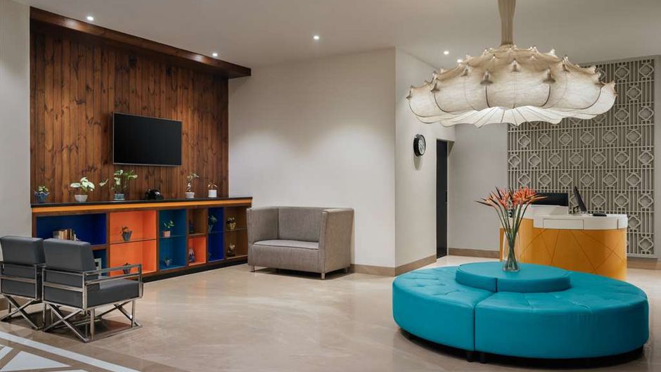 Golden Tulip Gurgaon - Sector 29 Lobby