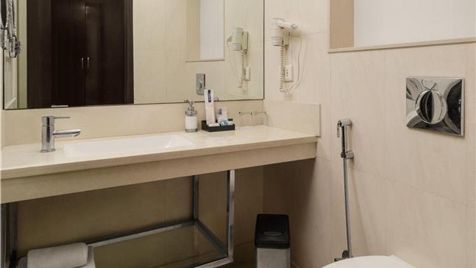 Golden Tulip Gurgaon - Sector 29 Room