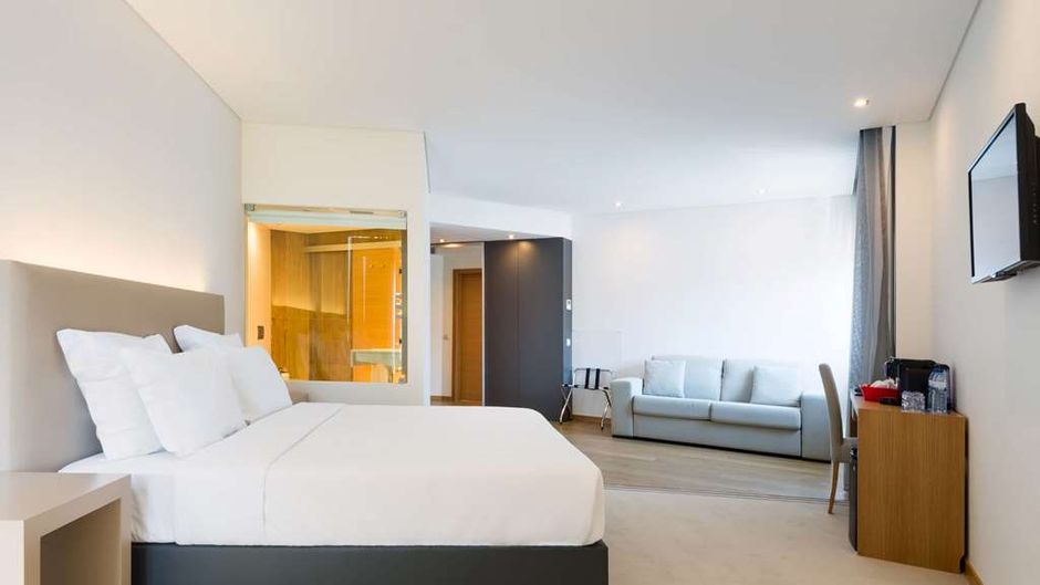 Tryp Leiria Room