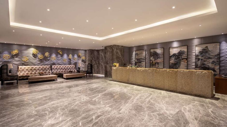 Days Hotel by Wyndham Railway Station Lobby