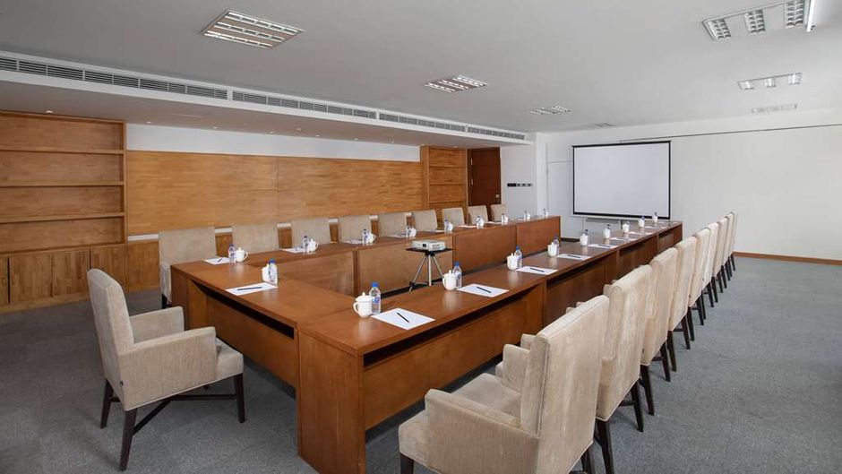 Days Hotel by Wyndham Railway Station Meeting