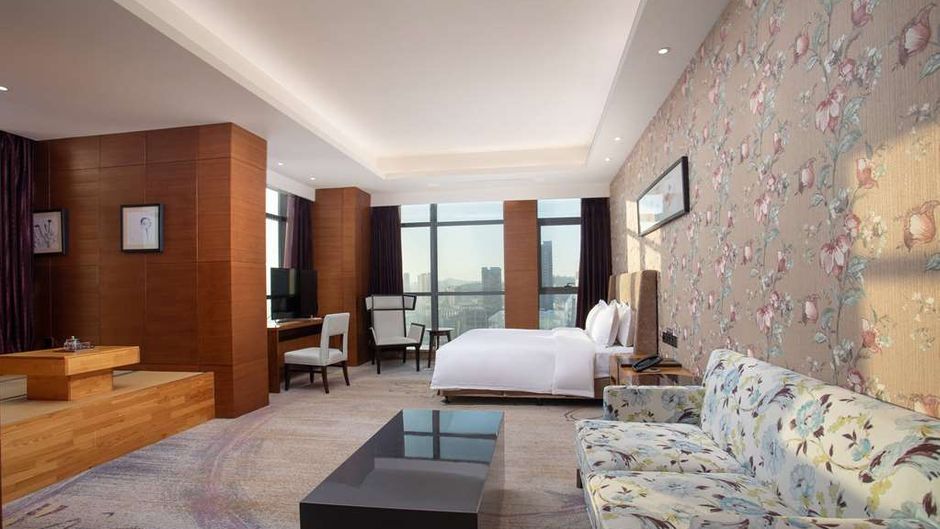 Days Hotel by Wyndham Railway Station Room