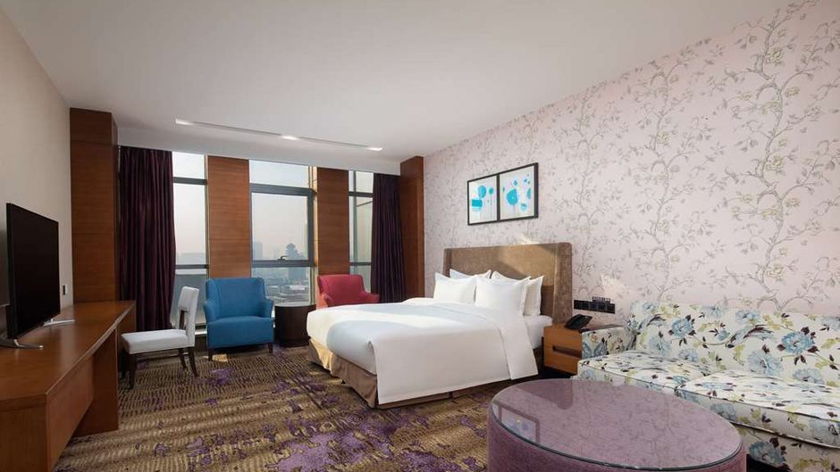 Days Hotel by Wyndham Railway Station Room