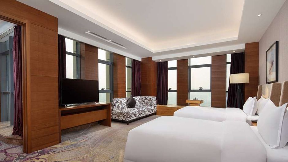 Days Hotel by Wyndham Railway Station Room
