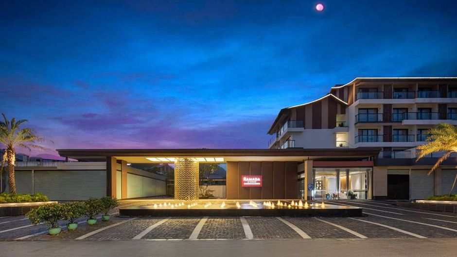 Ramada by Wyndham Guilin Yangshuo Resort Exterior