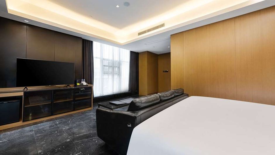 Ramada by Wyndham Wuhan Hankou Room
