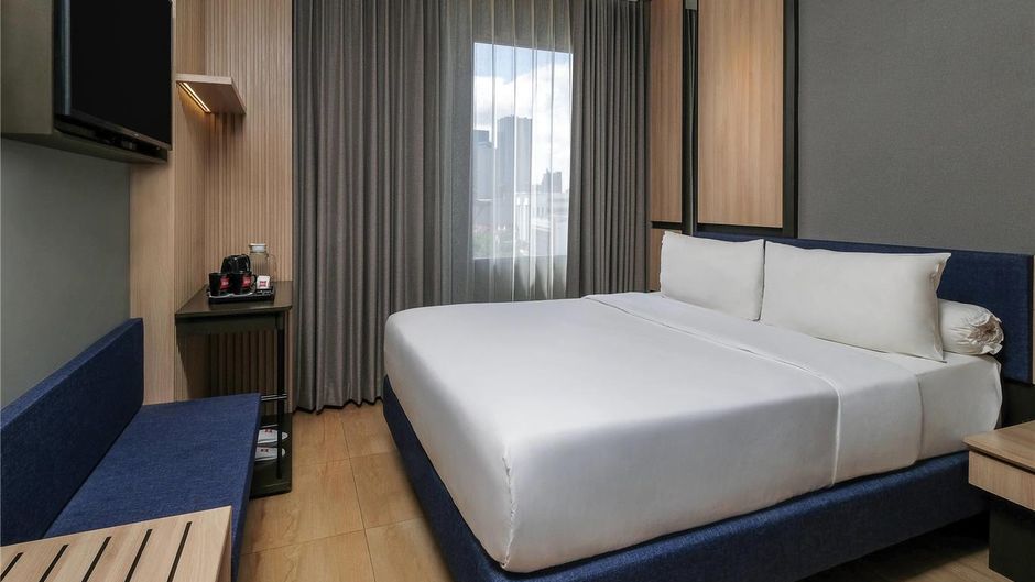 Ibis Surabaya Tidar Room