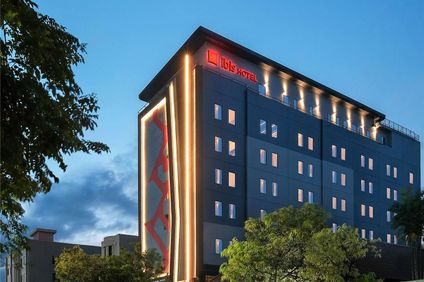 Ibis Surabaya Tidar