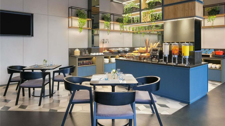 Ibis Surabaya Tidar Exterior